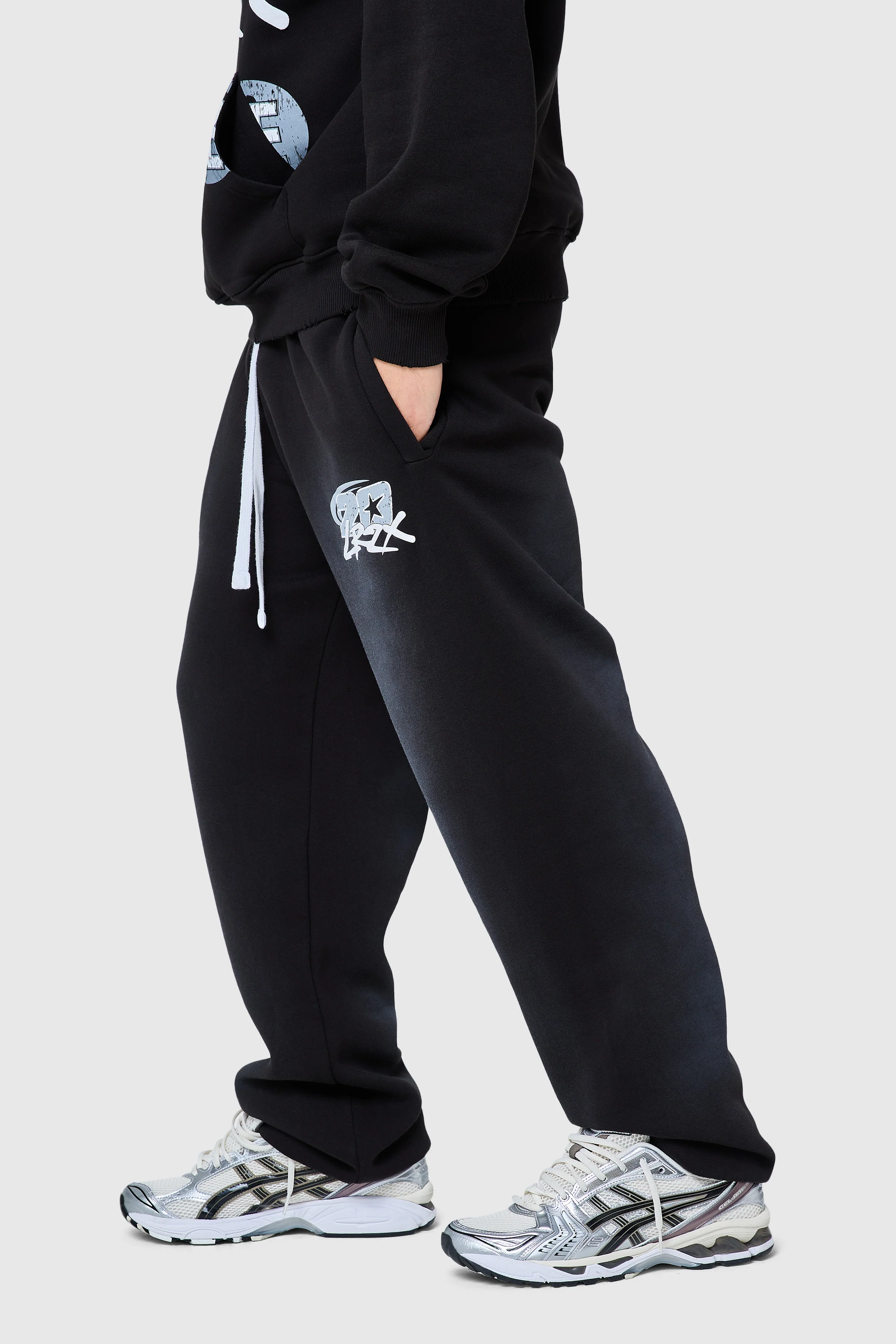 LRZX Tracksuit - Black - Image 4
